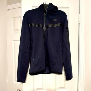 Nike tech hoodie, navy blue, medium in men.